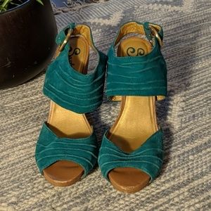 Seychelles green open toe heel
